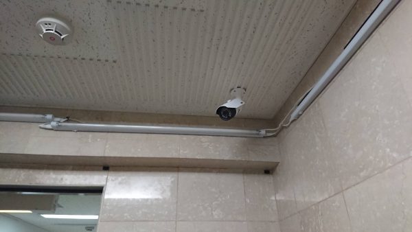 大阪市　某病院にて防犯カメラ設置・LANケーブルの張り替えをしてきました！